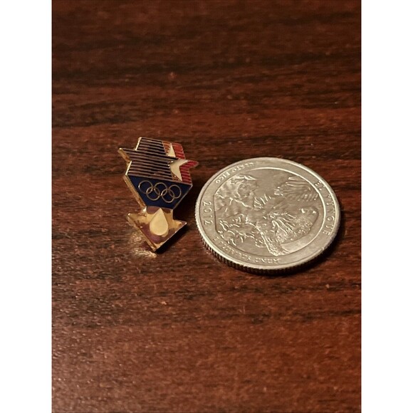 1984 Los Angeles Olympics Arrowhead‎ Water Sponsor Lapel Hat Pin - Picture 2 of 3